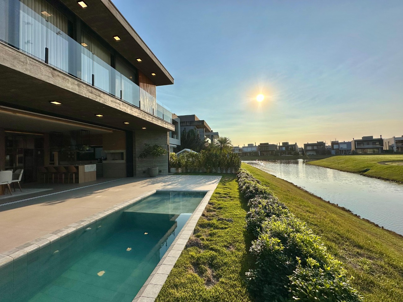 Imagem do imóvel Casa em condomínio 5 dormitórios à venda, Capão Ilhas Resort em Capão Da Canoa referência 306134