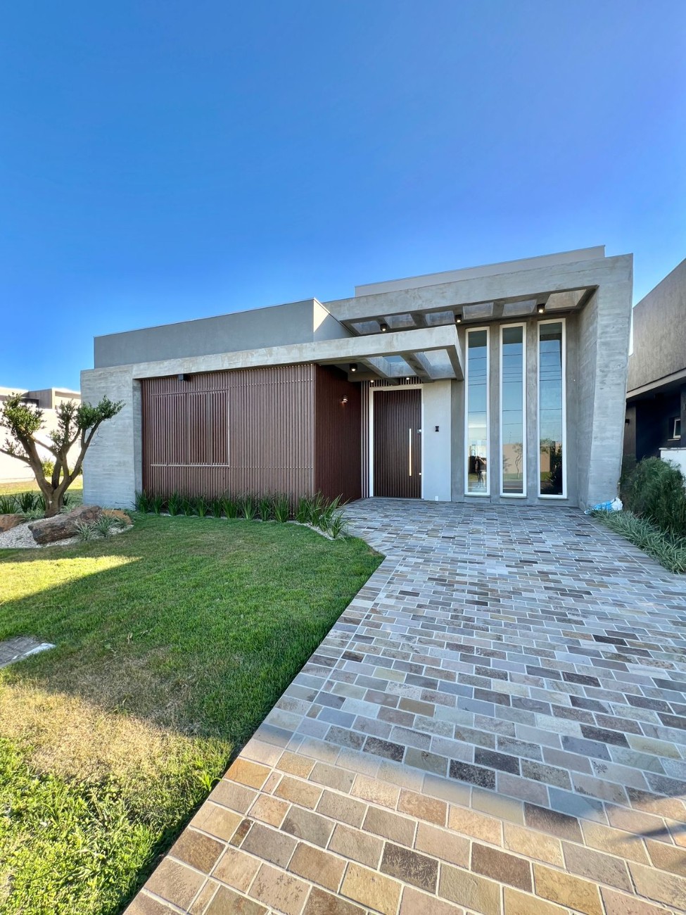 Imagem do imóvel Casa em condomínio 3 dormitórios à venda, Condomínio Riviera Xangri-lá em Xangri-lá referência 306580