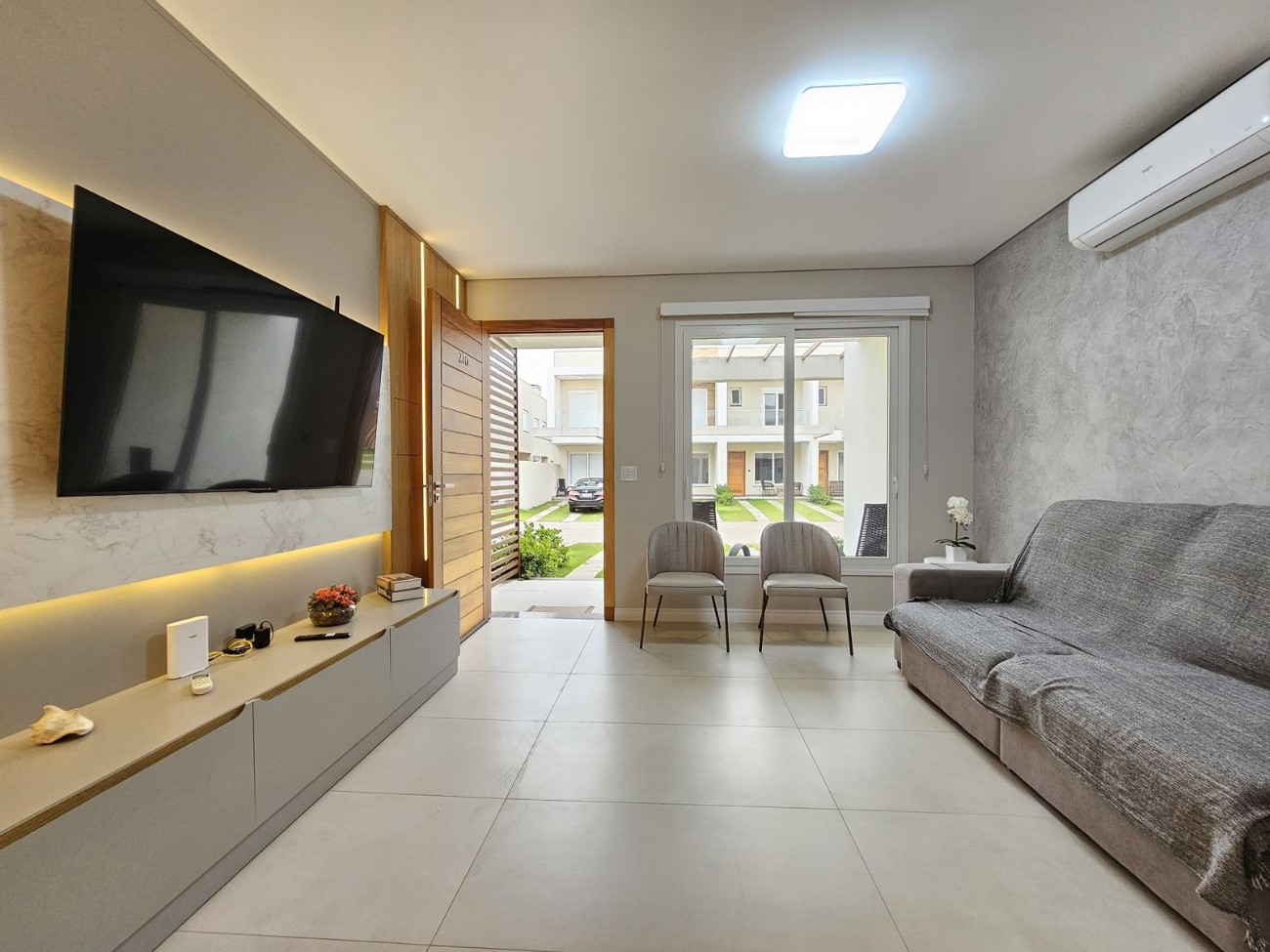 Imagem do imóvel Casa em condomínio 2 dormitórios à venda, Murano em Capão Da Canoa referência 307410