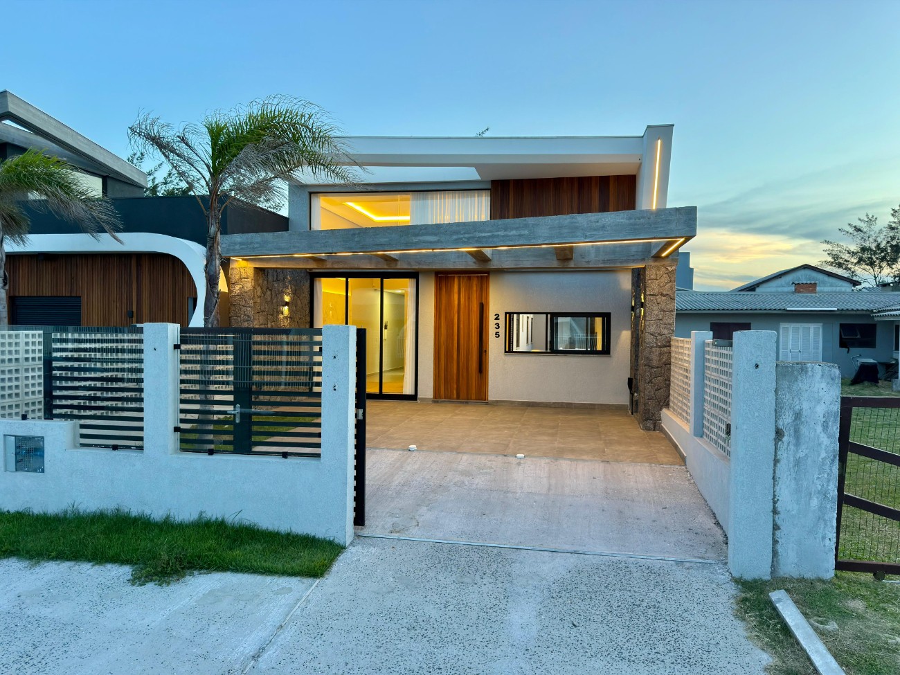 Imagem do imóvel Casa 3 dormitórios à venda, Jardim Beira Mar em Capão Da Canoa referência 307759