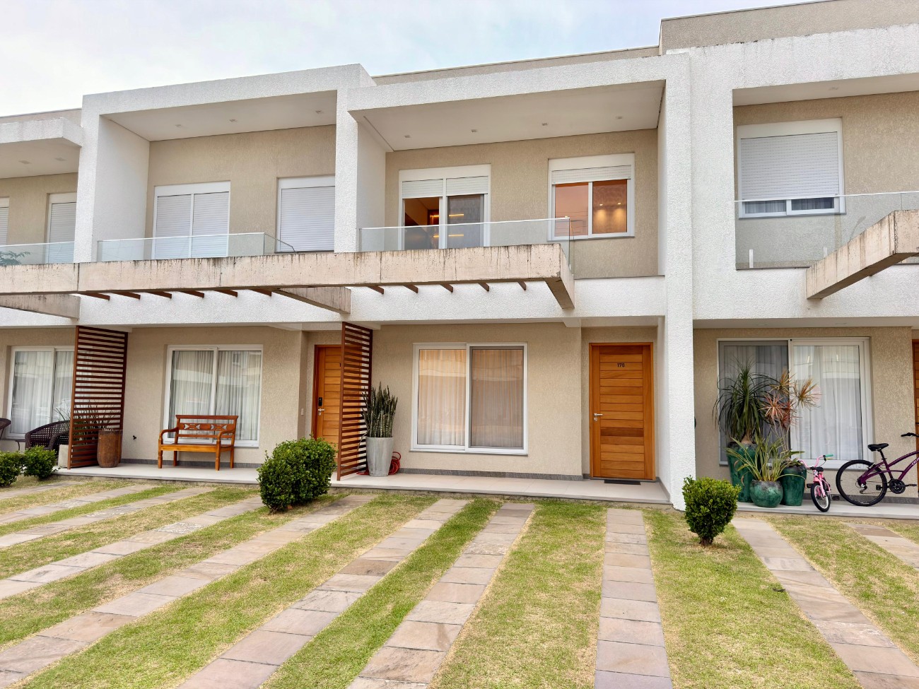 Imagem do imóvel Casa em condomínio 3 dormitórios à venda, Murano em Capão Da Canoa referência 307762