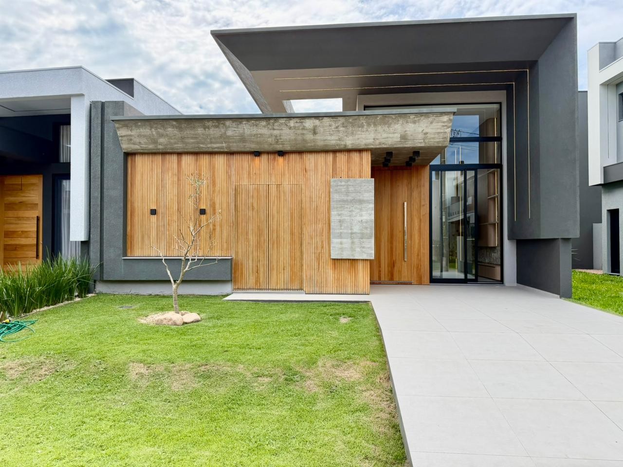 Imagem do imóvel Casa em condomínio 4 dormitórios à venda, Condomínio Sunset em Xangri-lá referência 307803